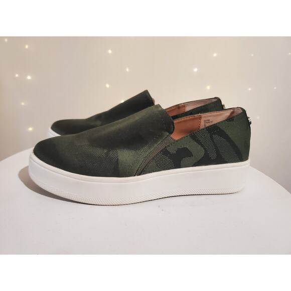 Steve Madden Zayna Camo Platform Slip On Sneakers Womens Size 8 Green Shoes - Picture 1 of 8